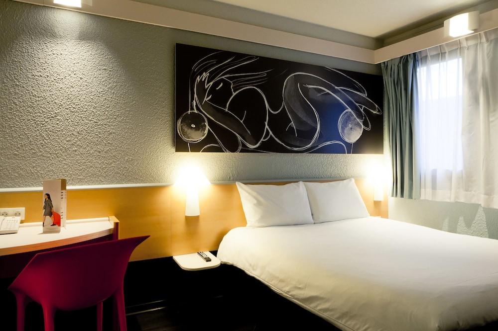 Ibis Lyon Nord Hotel