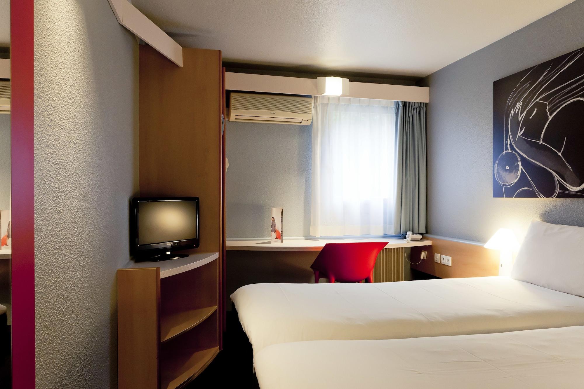 Ibis Lyon Nord Hotel 3*
