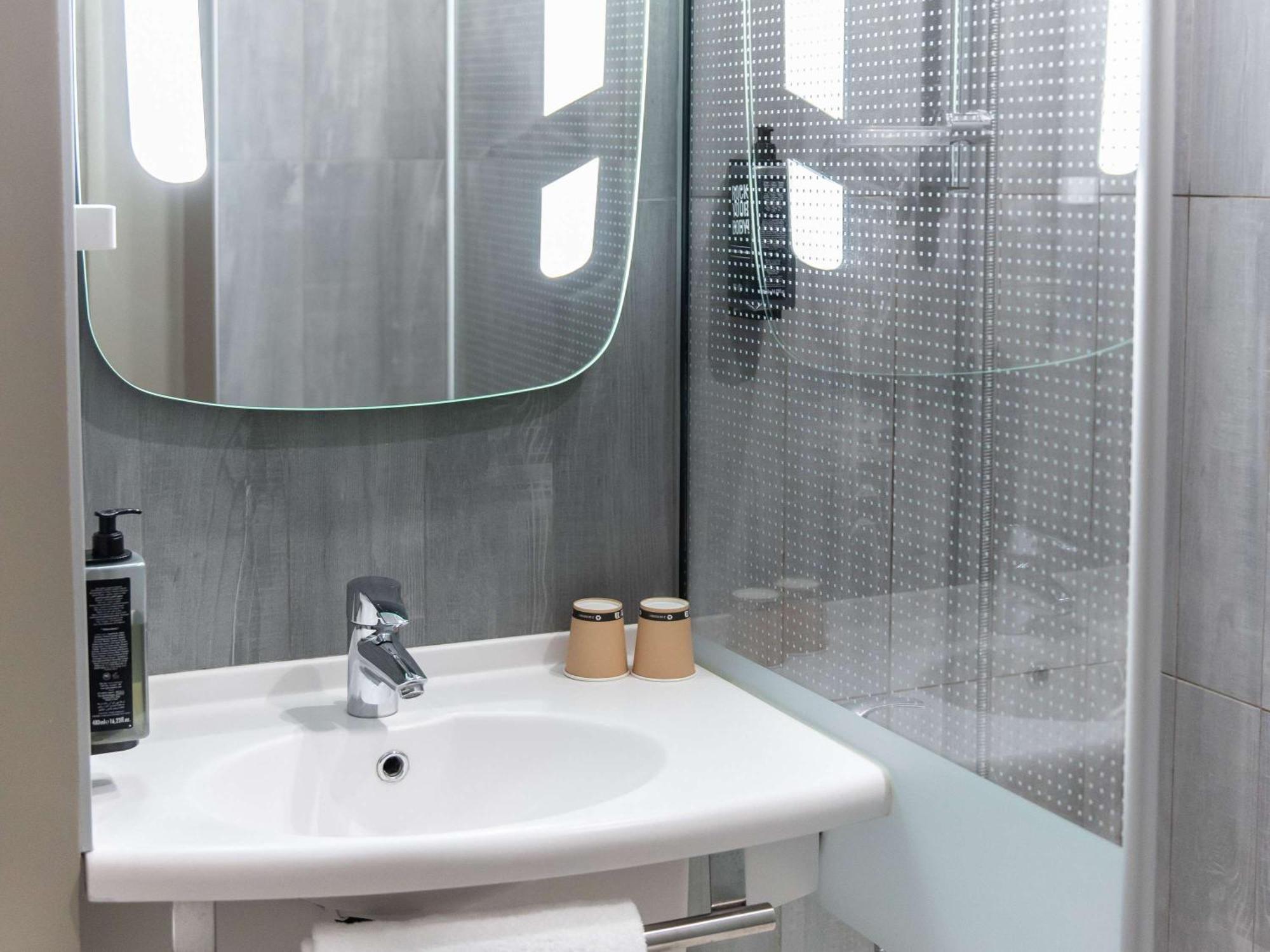 Ibis Lyon Nord 3*